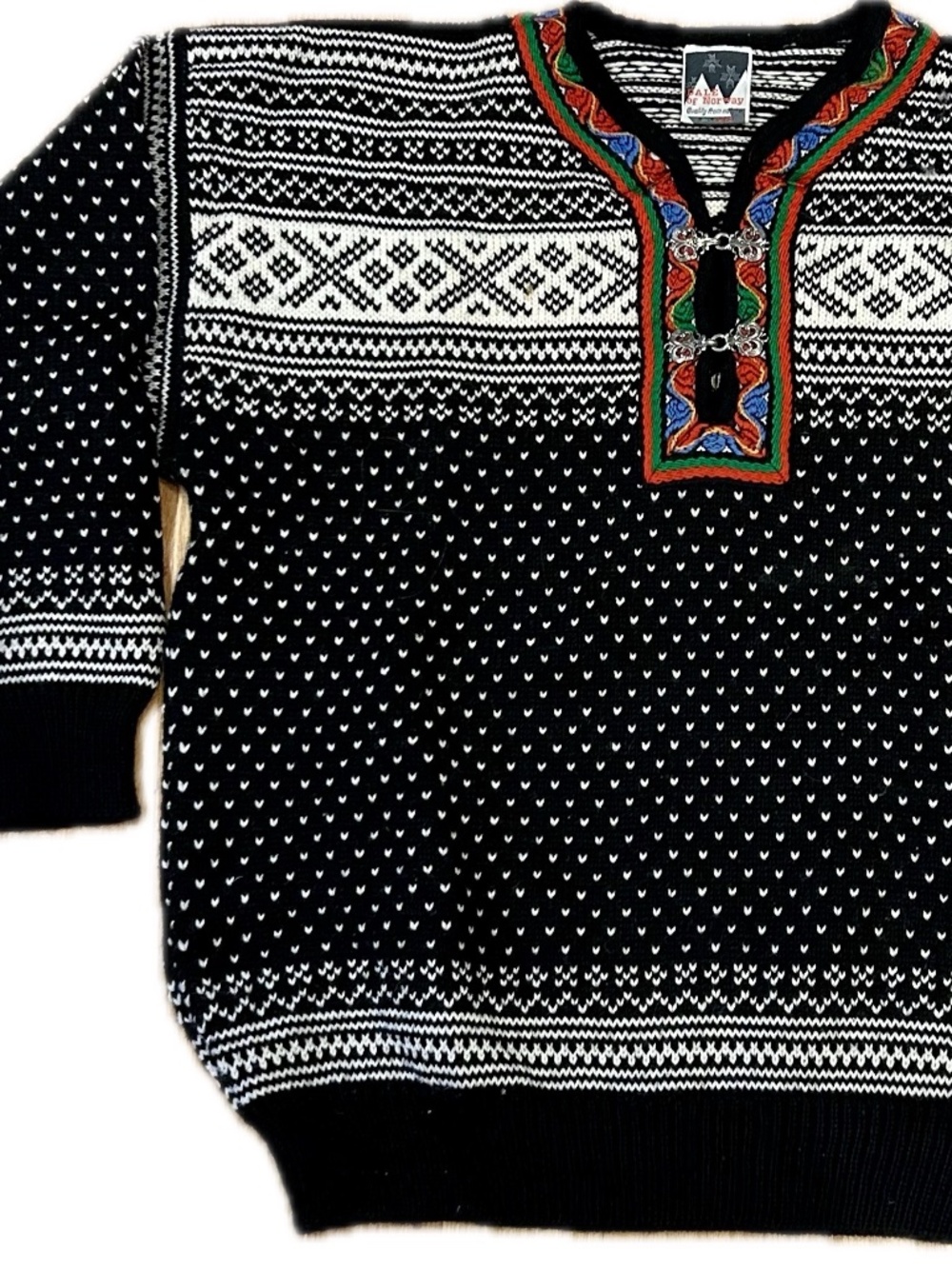 Vintage Dale of Norway 🇳🇴 Sweater with Colourful Trim & Nordic Birdseye Clasp